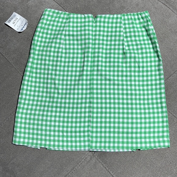 🥰🥰Love on a Hanger Gingham Skirt🥰🥰 - Picture 4 of 8